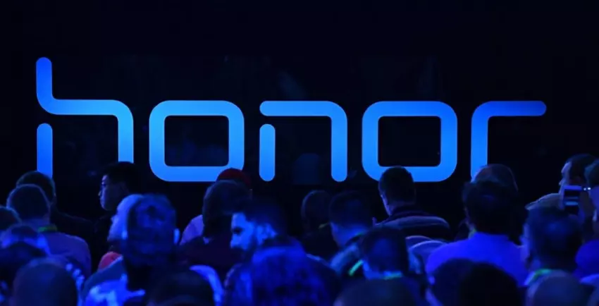 Honor V30 pojawił się na obrazie z wycięciem na ekranie dla podwójnej kamery, takiej jak w Galaxy S10 +