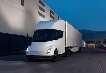 Elon Musk zapowiada masową produkcję Tesli ...