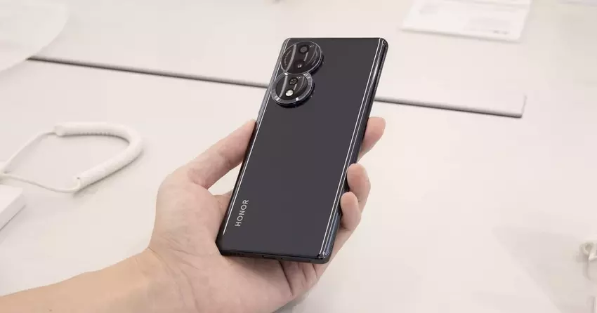 Snapdragon 782G i dwa moduły przednie 50 MP od 420 dolarów - specyfikacja i cena Honor 80