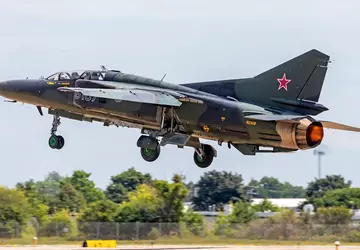 Rosyjski myśliwiec MiG-23UB rozbił się w ...