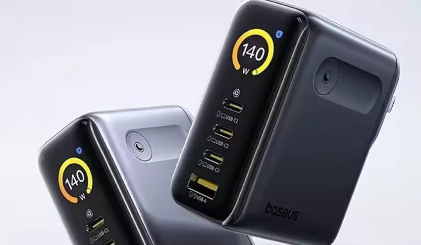 Przedstawiamy Baseus 140W — kompaktową ładowarkę z wbudowanym ekranem TFT do podłączenia nawet czterech urządzeń