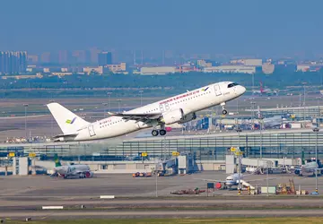 Chiny zatwierdzają uruchomienie COMAC 919 za ...