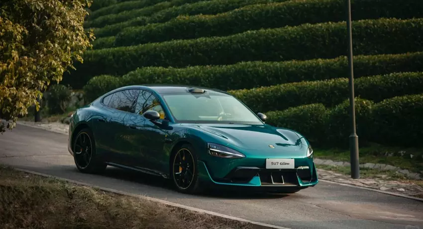 Szmaragd wśród samochodów elektrycznych: Xiaomi zaprezentowało SU7 Ultra sedan w luksusowym zielonym kolorze