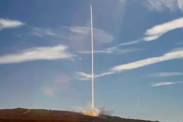 SpaceX wyniosła na orbitę kolejne 28 ...