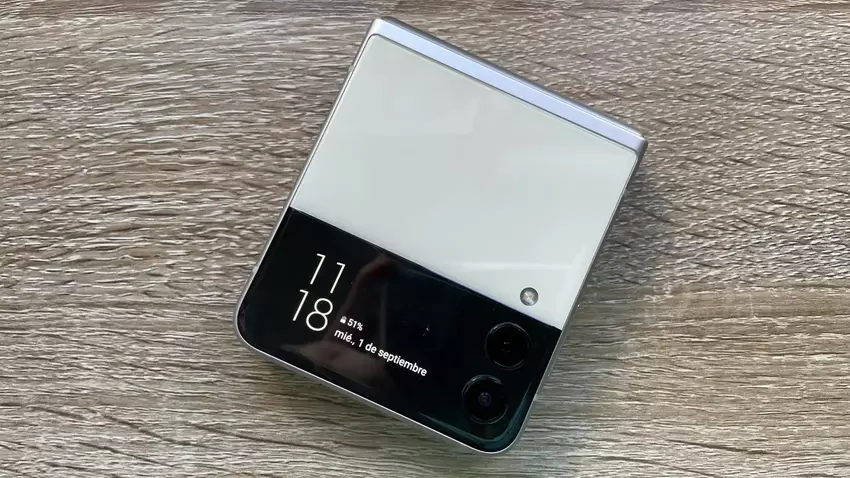 Galaxy Flip 3 otrzymał aktualizację z poprawką zabezpieczeń na marzec w USA