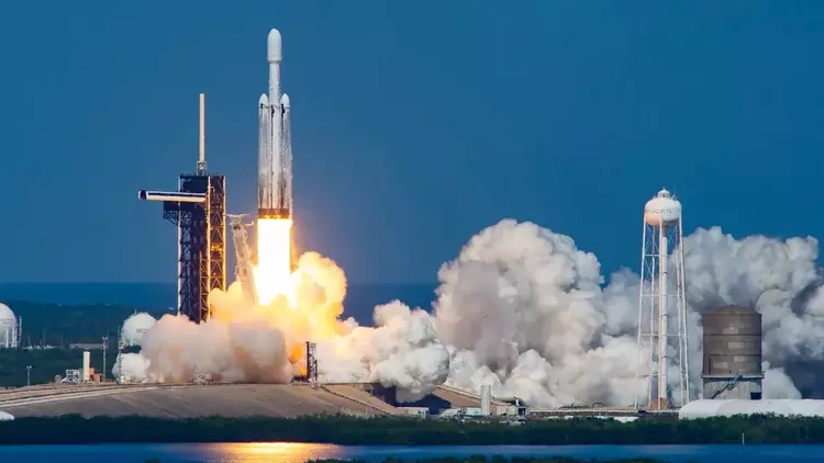 Falcon Heavy wraca po 18 miesiącach: ...