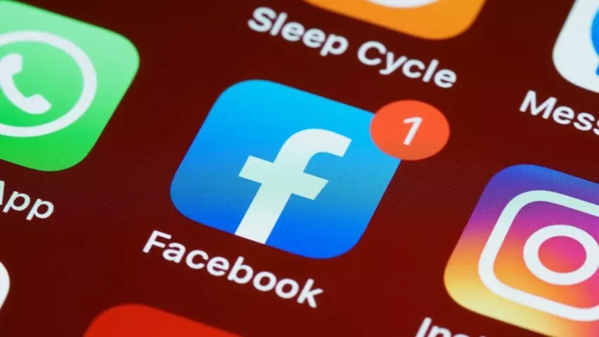 Meta wprowadza Plus: subskrypcje dla Instagram, Facebook i WhatsApp z nowymi funkcjami Stories!