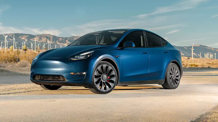 Tesla wycofuje blisko 3500 samochodów elektrycznych Model Y 2022-2023 z powodu luźnych śrub