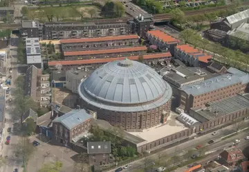 Amazon przekształcił dawne holenderskie więzienie de ...