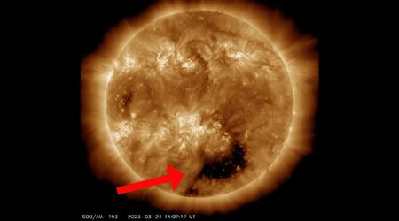 NASA odkryła na Słońcu masywną dziurę 20-30 razy większą od Ziemi