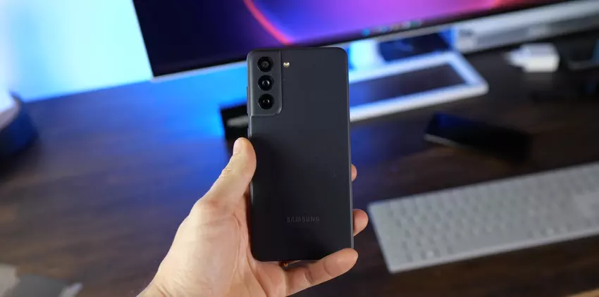 Samsung Galaxy S21 FE nie został jeszcze wydany, ale unboxing nowych pozycji pojawił się już w sieci