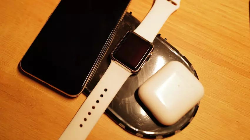 Informator ujawnił wczesny prototyp ładowarki AirPower. Teraz już wiadomo, dlaczego Apple porzuciło ten projekt