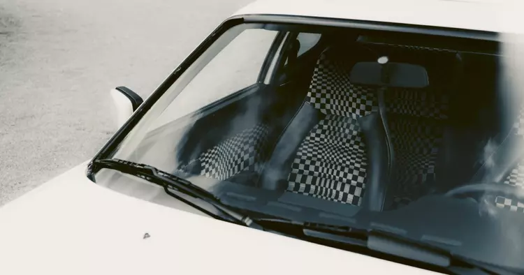 Porsche wznowiło produkcję legendarnych tkanin klasycznych ...