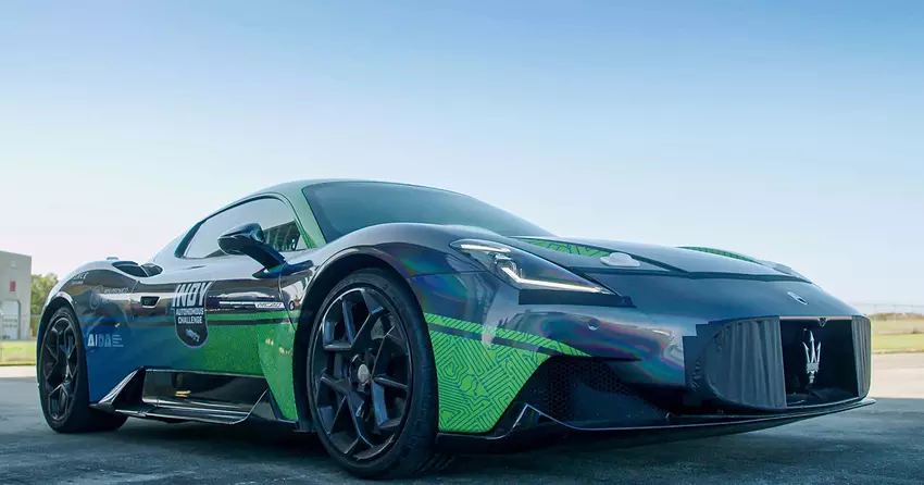 Maserati MC20 ustanawia rekord prędkości bez kierowcy: 318 km/h na autopilocie