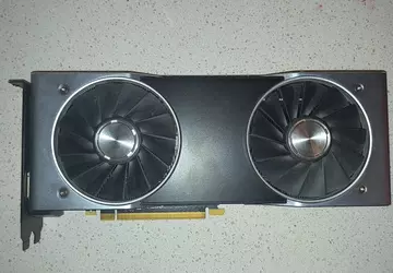 W starym komputerze z giełdy znaleziono ...