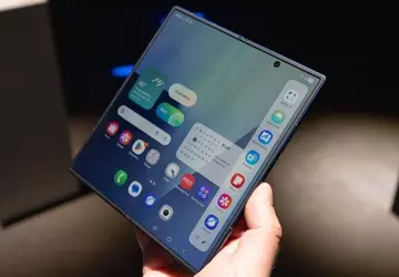 Samsung zmienia nazwy składanych smartfonów: Galaxy ...
