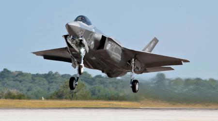 Republika Czeska, po zamówieniu F-35 Lightning II, zdecydowała się na utworzenie centrum szkolenia pilotów myśliwców piątej generacji