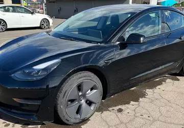 Tesla Model 3 z przebiegiem i ...