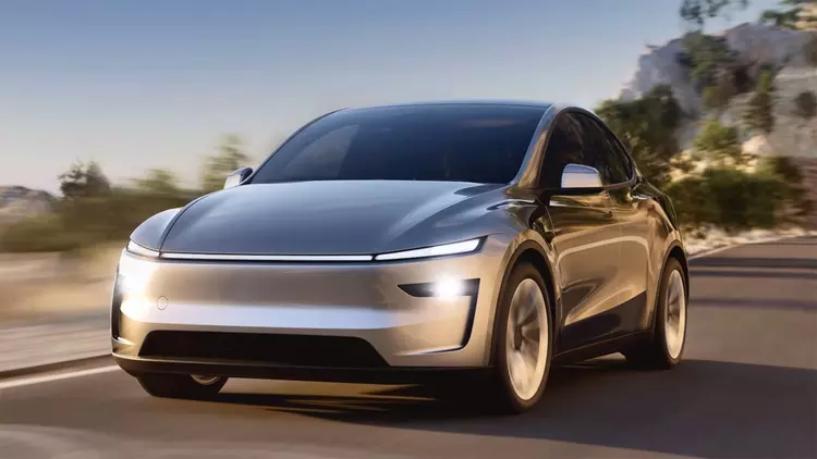 Tesla uczyniła napęd na cztery koła ...