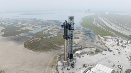 SpaceX w pełni montuje Starship w oczekiwaniu na zgodę na start