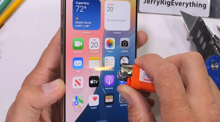 Nie wygiął się ani nie zapalił: iPhone 16 przechodzi test zderzeniowy przeprowadzony przez popularnego YouTubera (wideo)