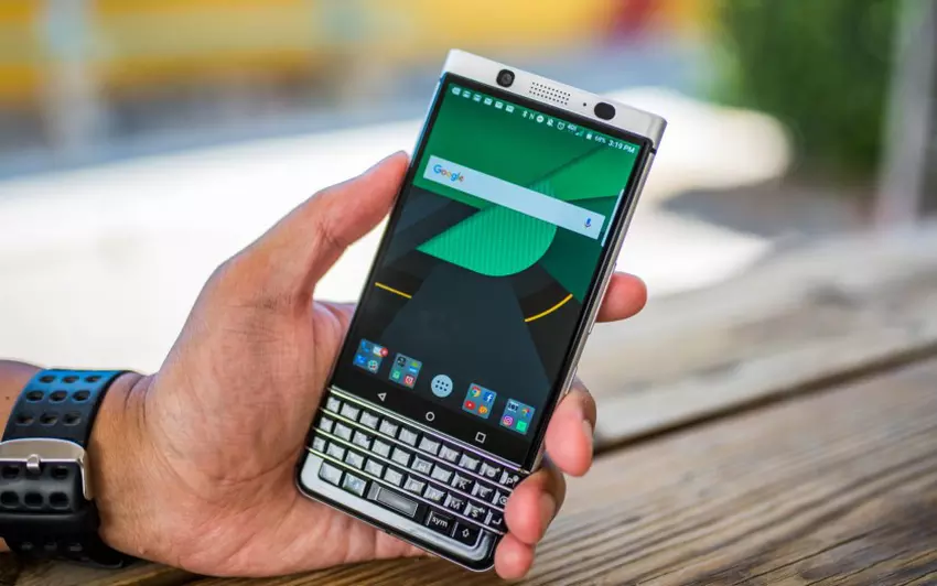 Sieć posiada akcesoria do BlackBerry Keyone 2