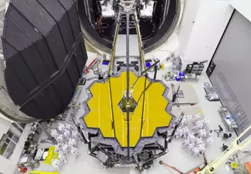 Mikrometeoroid uderza w teleskop Jamesa Webba ...