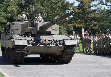Austriackie czołgi Leopard 2A4 zaczęły przechodzić ...