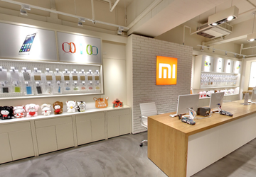 Nastolatkowie okradli sklep z marką Xiaomi ...