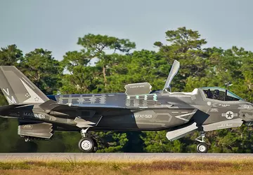 Wrak wartego 80 milionów dolarów myśliwca ...