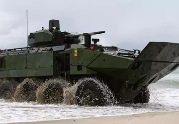 US Marine Corps zamówił opancerzone transportery ...