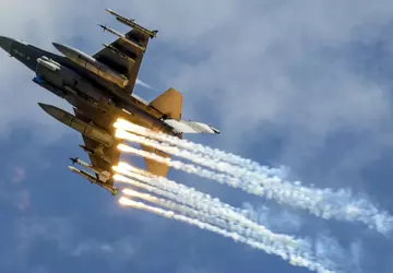 F-16 przechwycił cywilny samolot nad Rehoboth ...