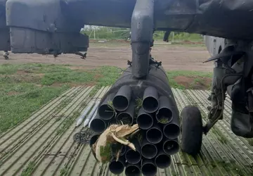 Rosyjski śmigłowiec Ka-52 z osłoną przeciwrakietową ...