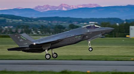 Lockheed Martin otrzymał 746,3 miliona dolarów na realizację kontraktu na dostawę myśliwców F-35 Lightning II do Szwajcarii.