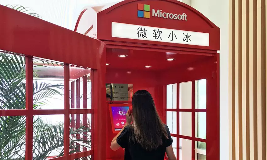 Microsoft nauczył chatbota przewidywania replik i prowadzenia żywej rozmowy