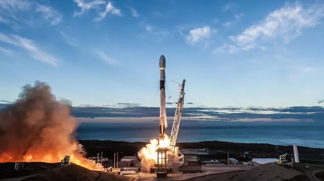Falcon 9 zmierza ku Księżycowi: Zderzenie ...