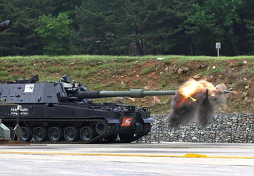 Samobieżna haubica AS9 Huntsman uczy się ...