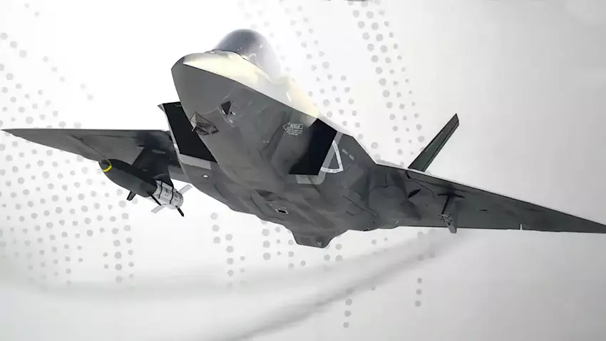 Hipersoniczny zabójca statków - Lockheed Martin i Raytheon mają opracować pocisk HALO dla myśliwca F-35C Lightning II
