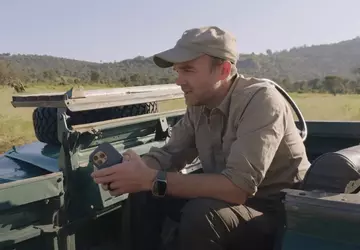 Fotograf testuje aparat iPhone'a 16 Pro ...