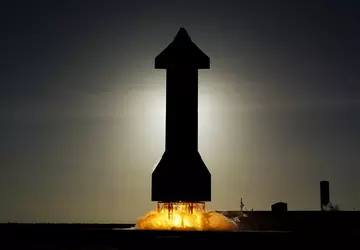 SpaceX przeprowadza statyczne testy nowych silników ...