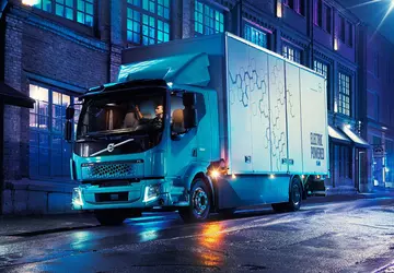 Volvo wyprodukowało miejską ciężarówkę elektryczną Volvo ...