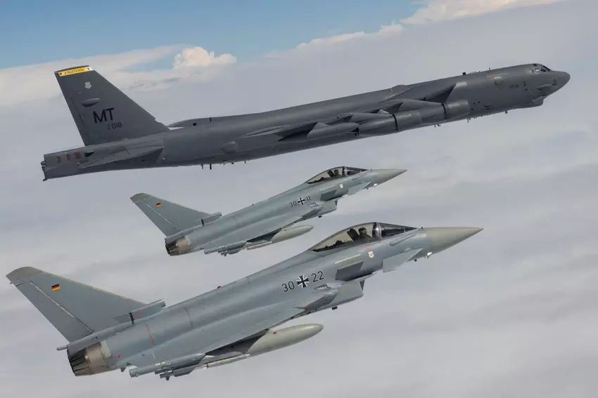 Bombowce nuklearne B-52H Stratofortress przeleciały w pobliżu rosyjskiej granicy