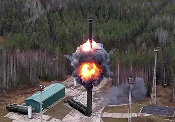 Rosjanie wystrzelili międzykontynentalny pocisk balistyczny SS-27 ...