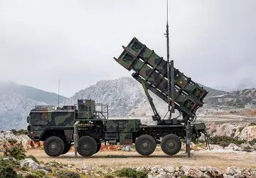 Niemcy przekazują Ukrainie system obrony powietrznej ...