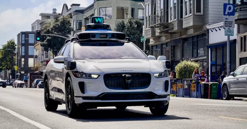 W San Francisco kobieta urodziła dziecko w bezzałogowej taksówce Waymo