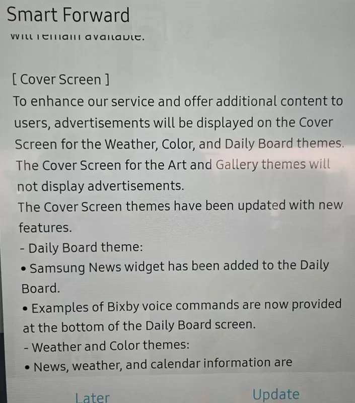 Lodówka Samsung Family Hub z reklamą na ekranie