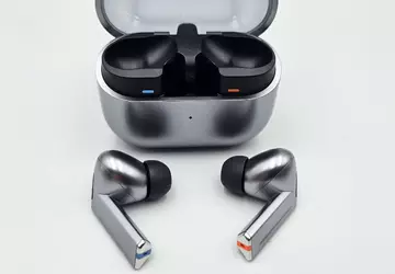 Nieznajomy wśród swoich: recenzja flagowych słuchawek ...