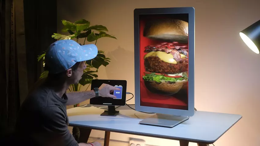 Przyszłość jest blisko: nowy holograficzny wyświetlacz od Looking Glass pokazuje obraz 3D z dowolnego kąta i bez okularów VR/AR