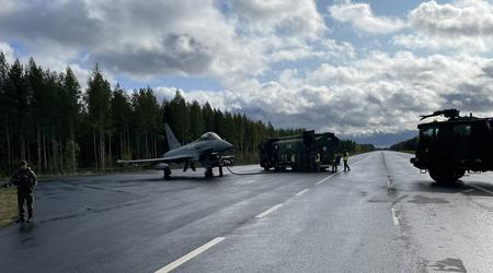 Brytyjskie myśliwce Eurofighter Typhoon FGR.4 wraz z F-35 Lightning II ćwiczyły start i lądowanie na drodze publicznej.