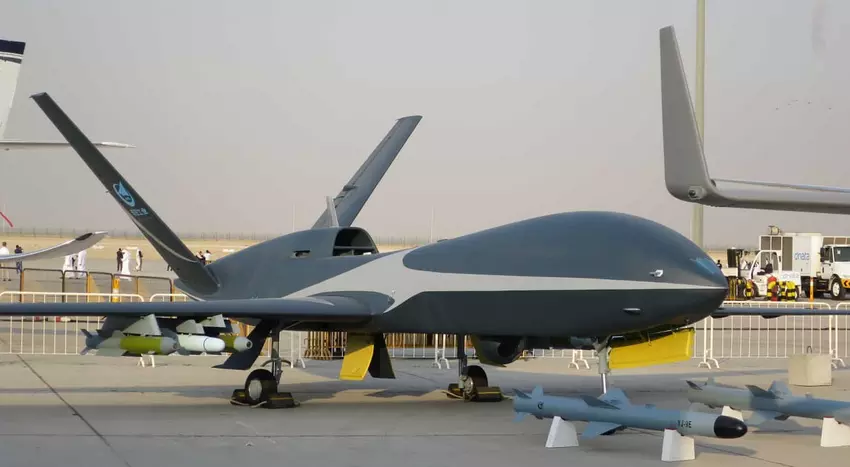 Chiński gigantyczny dron WZ-7 Soaring Dragon o prędkości przelotowej 750 km/h, kopiujący amerykańskiego RQ-4 Global Hawk, wszedł w strefę identyfikacji obrony powietrznej Tajwanu